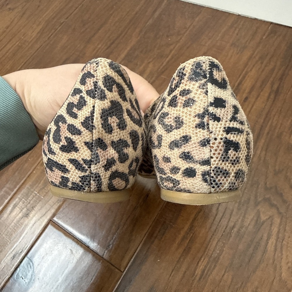 Stuart Weitzman Ballet Point Toe Leopard Print Flats Womens 6 Tan MaryJane Shoes - Picture 10 of 10